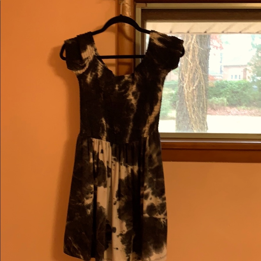 Justify dress